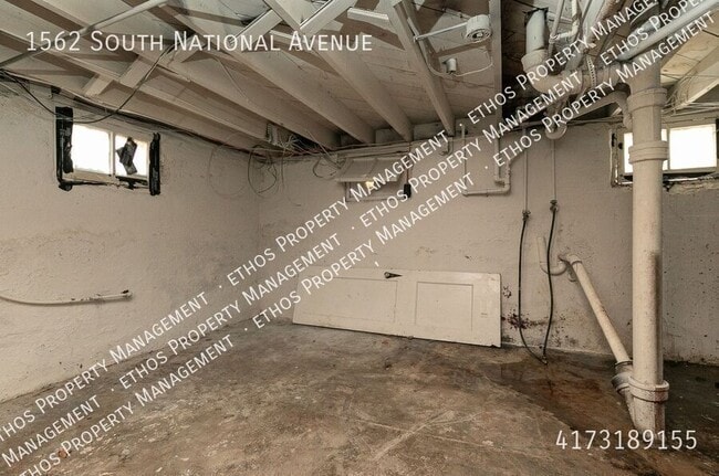 Building Photo - 1562 S National Ave