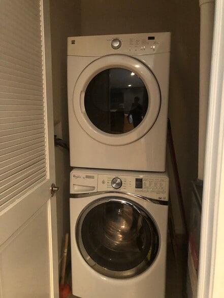 Building Photo - 646 Montgomery St