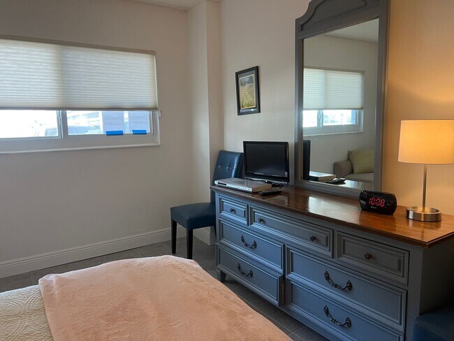 Building Photo - GREAT PRICE!  Gulf Horizon, Gulf Front, 2BR/2BA 1st Floor Condo