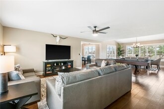 Building Photo - 5307 S Bellview Rd