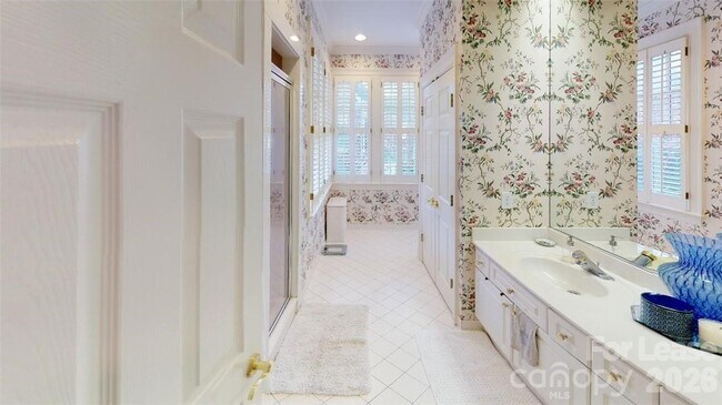 Building Photo - 1141 Dilworth Crescent Row