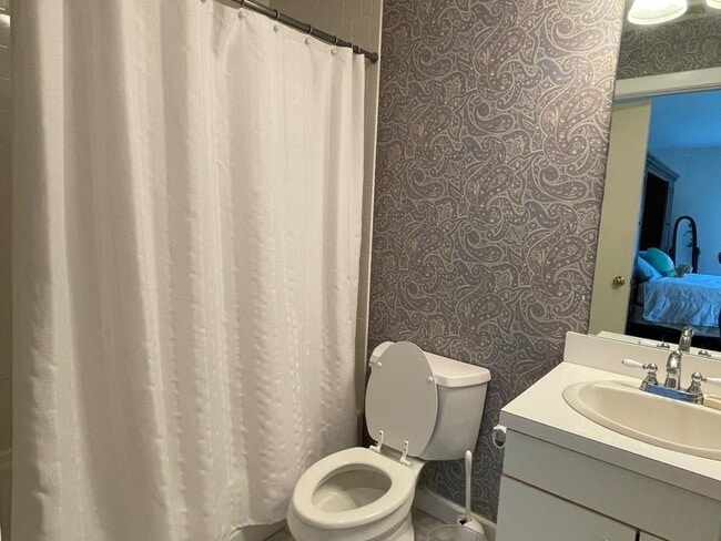 Building Photo - 15 Hammersmith Rd