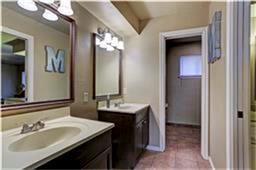 Building Photo - 12618 Misty Valley Dr
