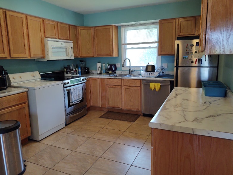 Primary Photo - 2442 Cedarwood Ave