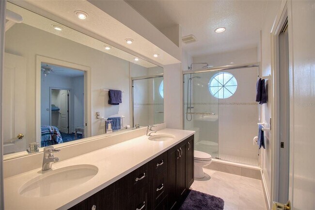 Building Photo - 131 Sands Pt Dr