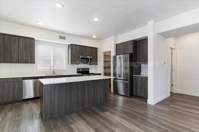 Building Photo - 2342 Leigh Ln