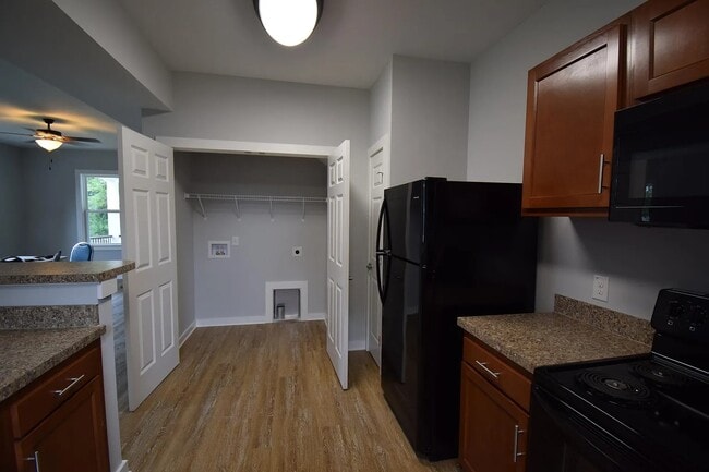 Building Photo - 1907 Grayson St