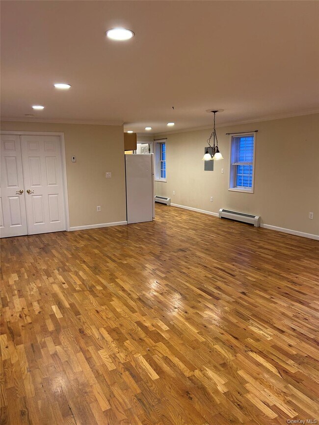 Building Photo - 106 Newport Bridge Rd