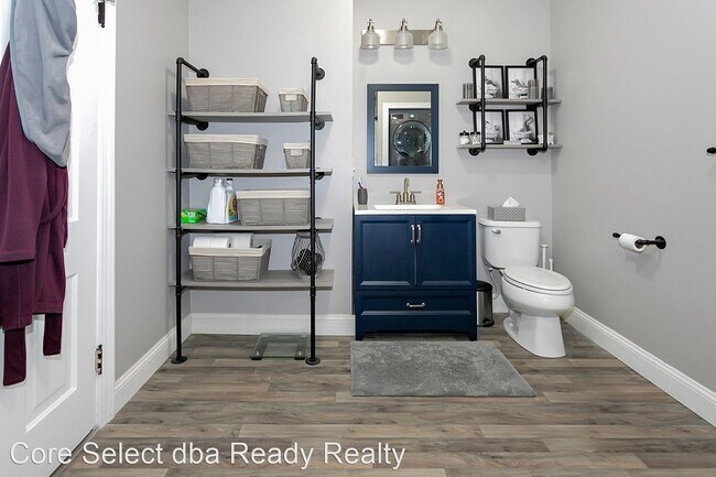 Building Photo - 3 br, 2 bath House - 349 S Chillicothe St