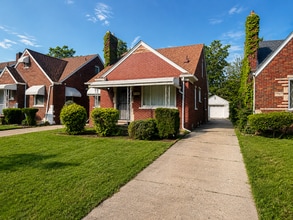 Building Photo - 3BR Eastside Bungalow with Wood Floors, Garage & Full Basement