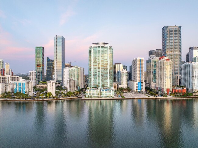 Building Photo - 1331 Brickell Bay Dr