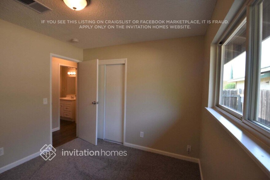 Building Photo - 1036 Breton Dr