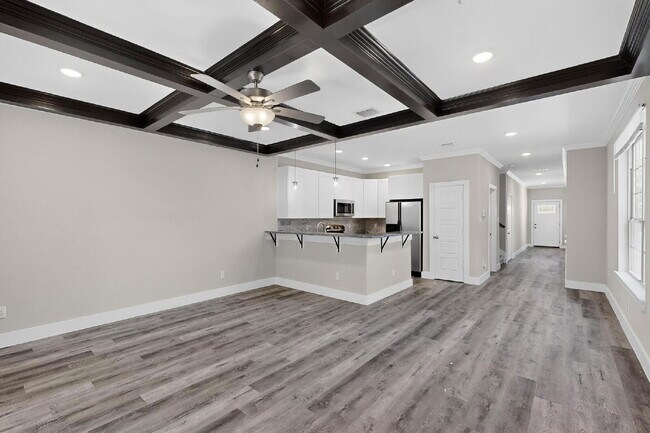 Building Photo - 1703 Ash Crescent St