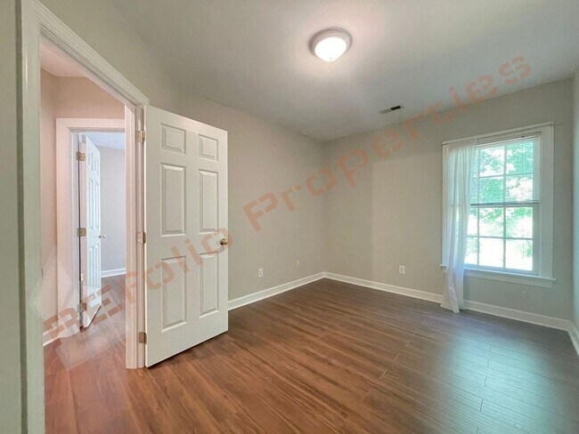 Building Photo - 413 Perry Creek Dr