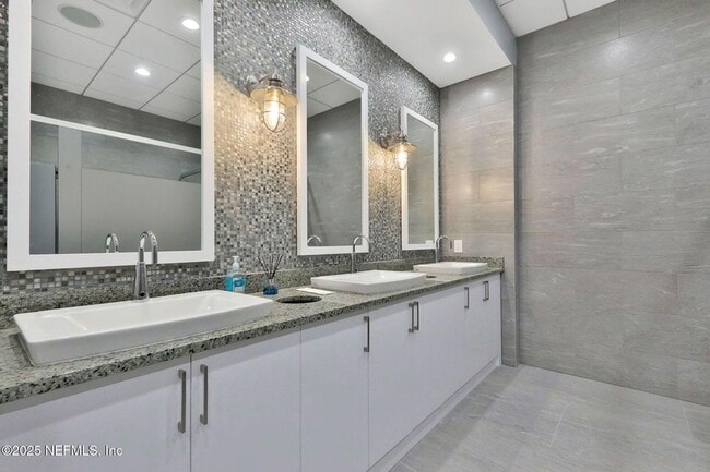 Building Photo - 415 Boracay Cir