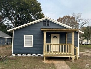 Building Photo - 3 Bedroom 1 Bath House Available for Rent ...