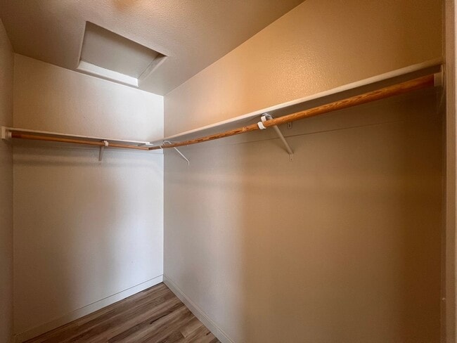 Building Photo - Cute 3 bedroom home Located in Donner Trails