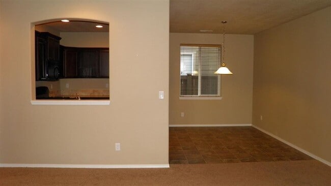 Building Photo - 61150 Snowbrush Dr