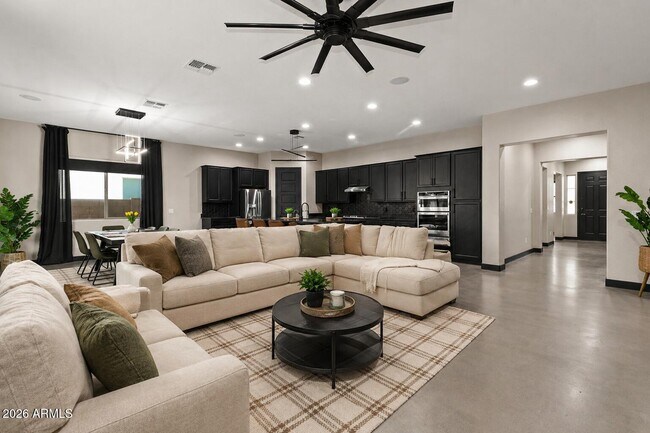 Building Photo - 14144 W Smoketree Dr