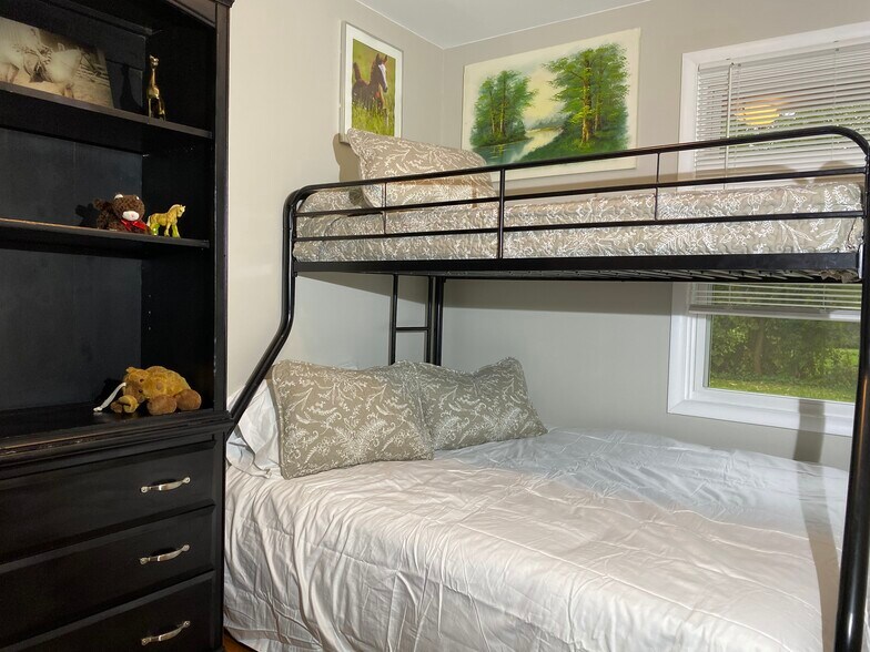 2nd Bedroom - 75571 Van Dyke Rd