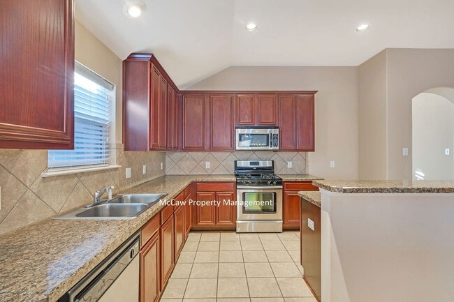 Building Photo - 9032 Heartwood Dr