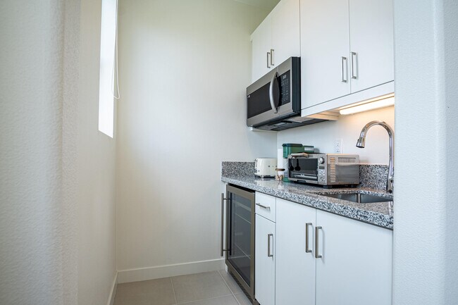 Building Photo - 35830 McCarthy St