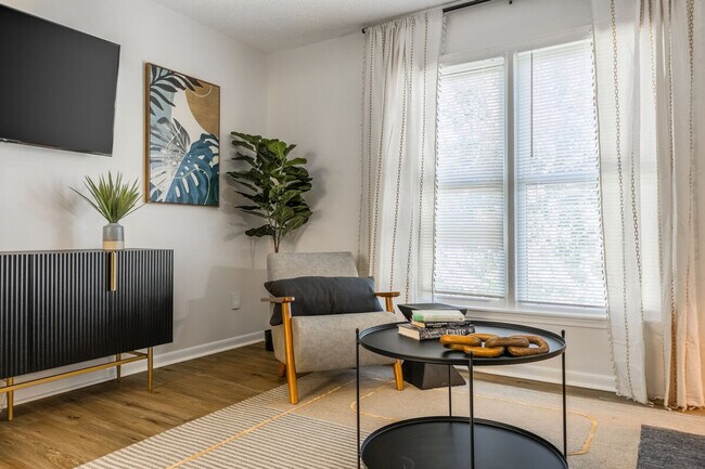 Building Photo - 7105 Chas Dr