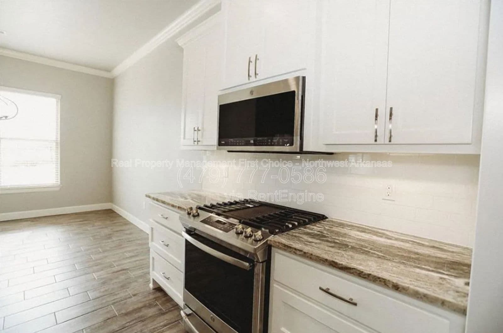 Building Photo - 1411 Sweetbriar Way