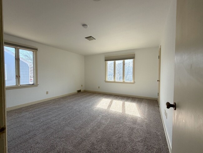 Building Photo - 318 McKinley Ave