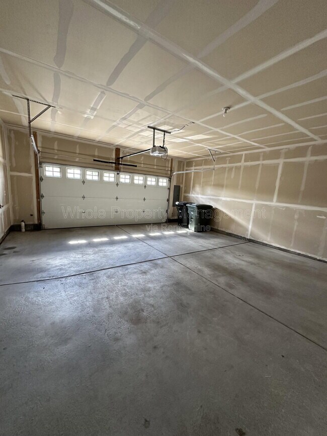 Building Photo - 12555 Monroe Dr
