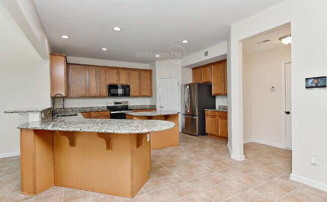 Building Photo - Beautiful 3,409 sqft 5-bedroom 3-bath Exec...
