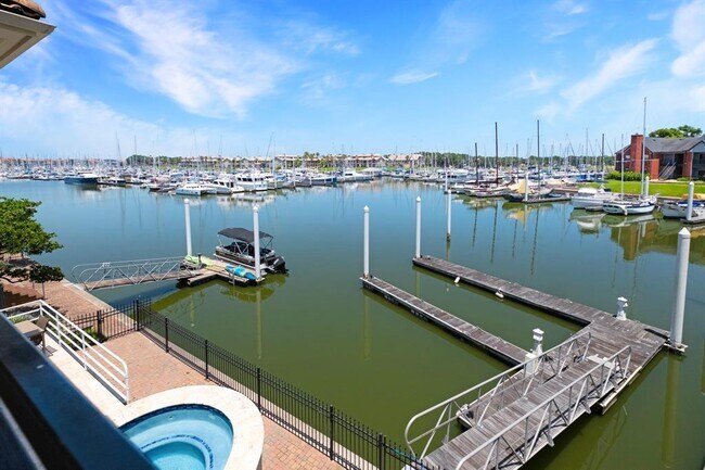 Building Photo - 305 Harborside Cir