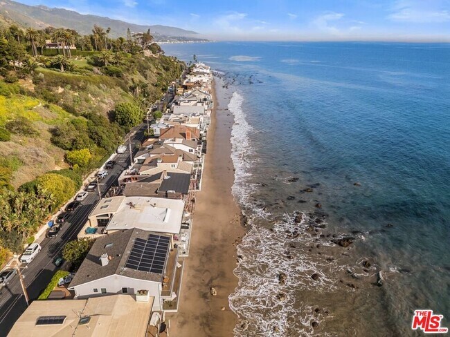 Building Photo - 27002 Malibu Cove Colony Dr
