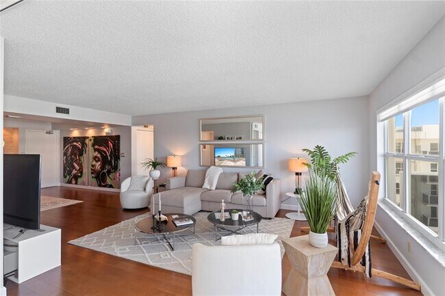 Building Photo - 3500 Galt Ocean Dr