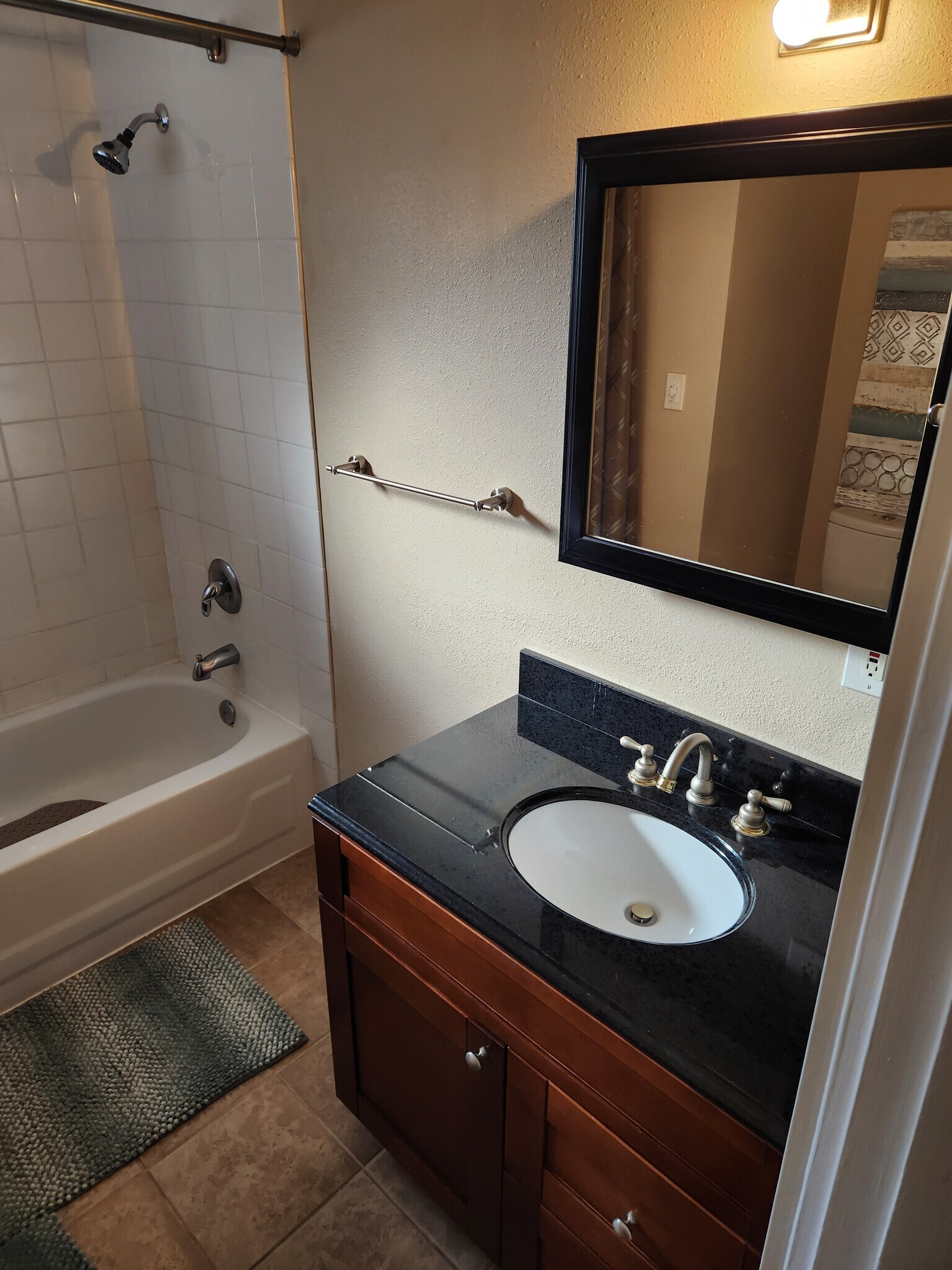 Building Photo - 6050 SW Taylors Ferry Rd