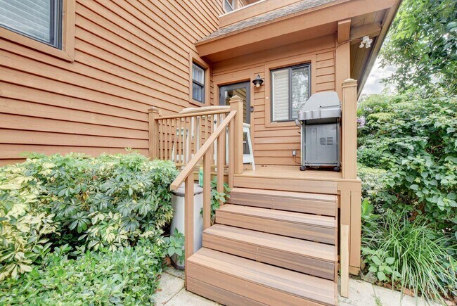 Building Photo - 122 Andrews Ave