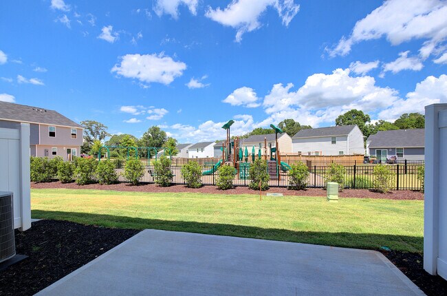 Building Photo - 411 Mancini Dr