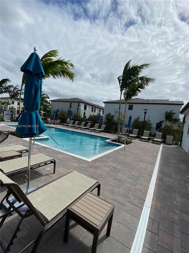 Building Photo - 247 SW 159th Dr