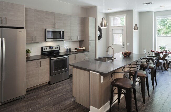 Building Photo - 1620 Platte St