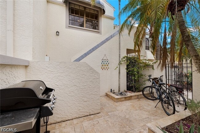 Building Photo - 9597 Halyards Ct