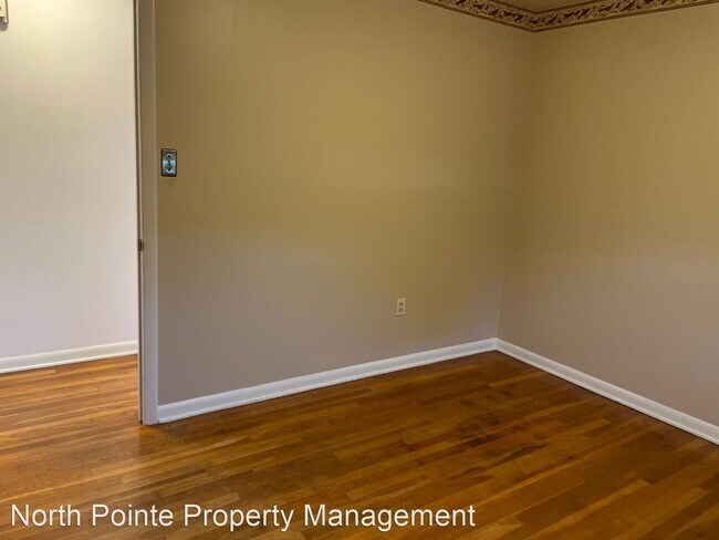 Building Photo - 3 br, 1 bath House - 105 Chestnut St.
