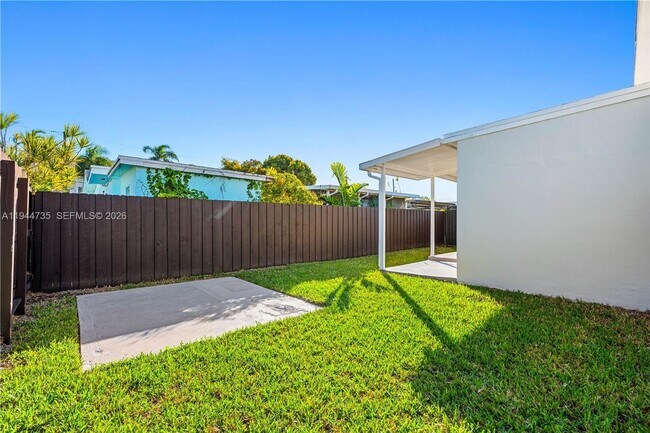 Building Photo - 3855 SW 87th Pl