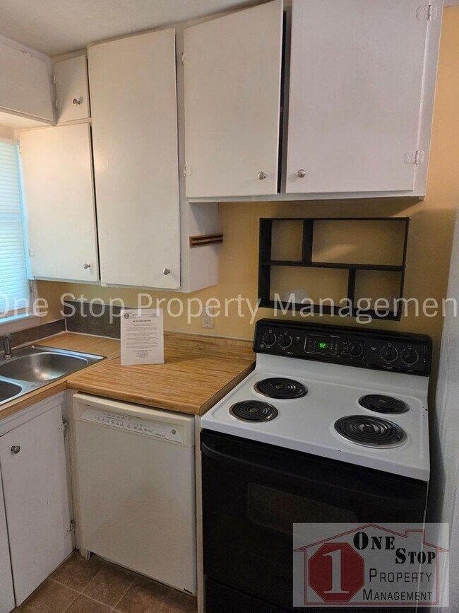 Building Photo - Beautiful 1 Bedroom 1 Bathroom Home in Raytown!