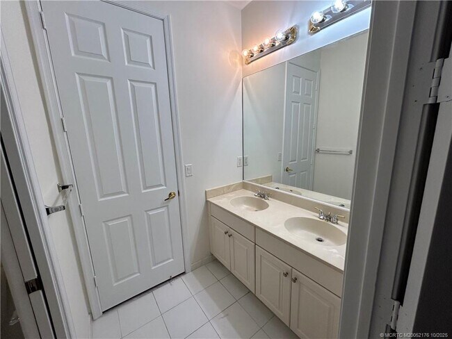 Building Photo - 2529 SW Park Meadows Trail
