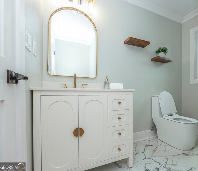 Building Photo - 2908 N Hills Dr NE