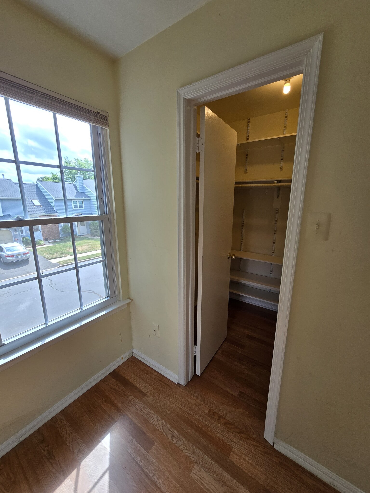 3rd bedroom with walk-in closet - 44 Whitby Cir