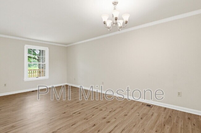 Building Photo - 6581 Ewald Ct