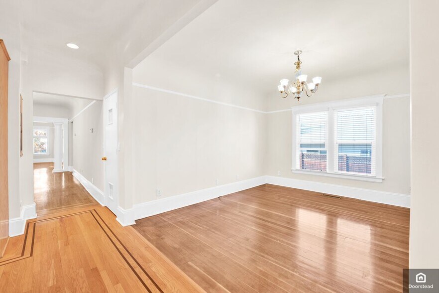 Building Photo - 114 N 17th St