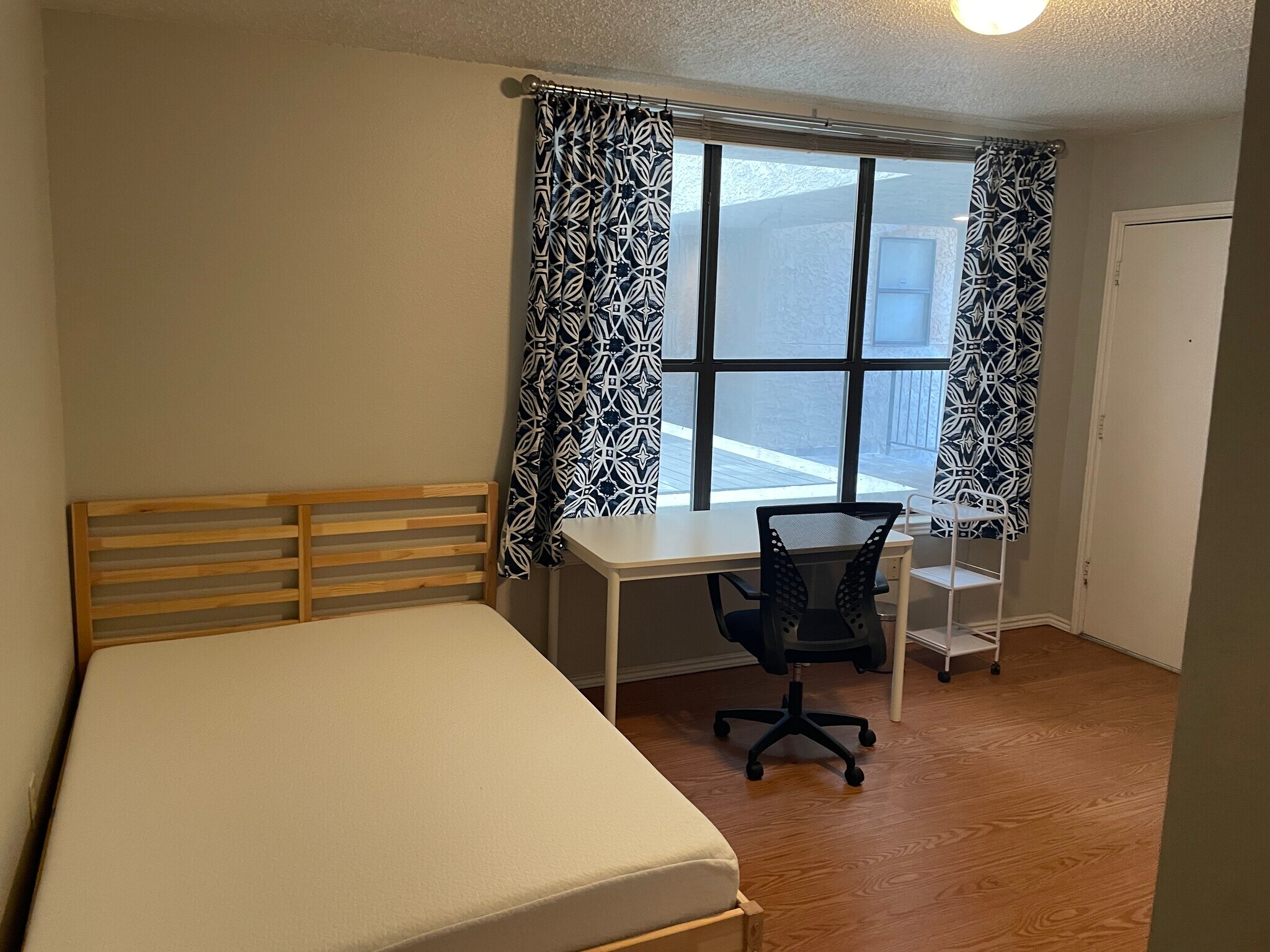 Building Photo - 2409 Leon St