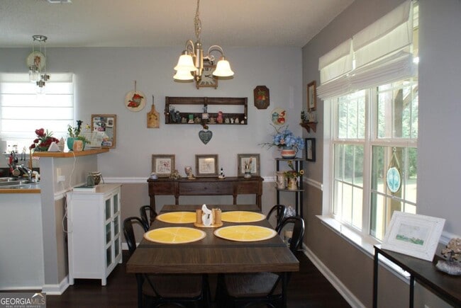 Building Photo - 211 Lucas Way